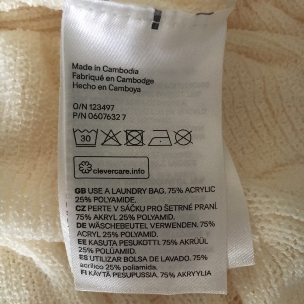 H&M Cream Sweater Ruffle collar Romantic - Picture 5 of 5